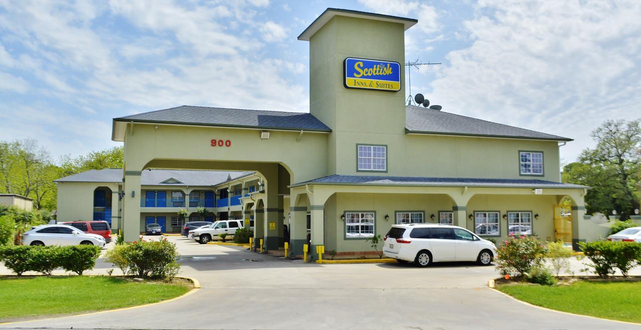 Scottish Inn And Suites Alvin Exterior photo